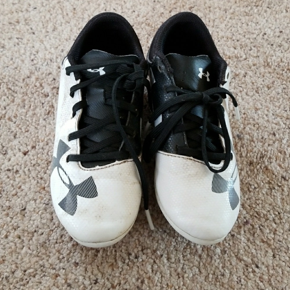 Soccer cleats
